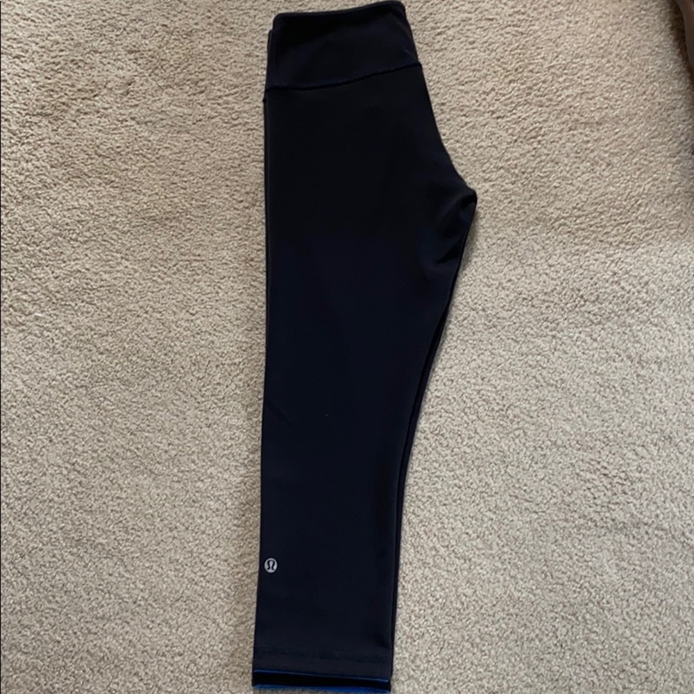 🍋Lululemon Reversible capris - Picture 2 of 6